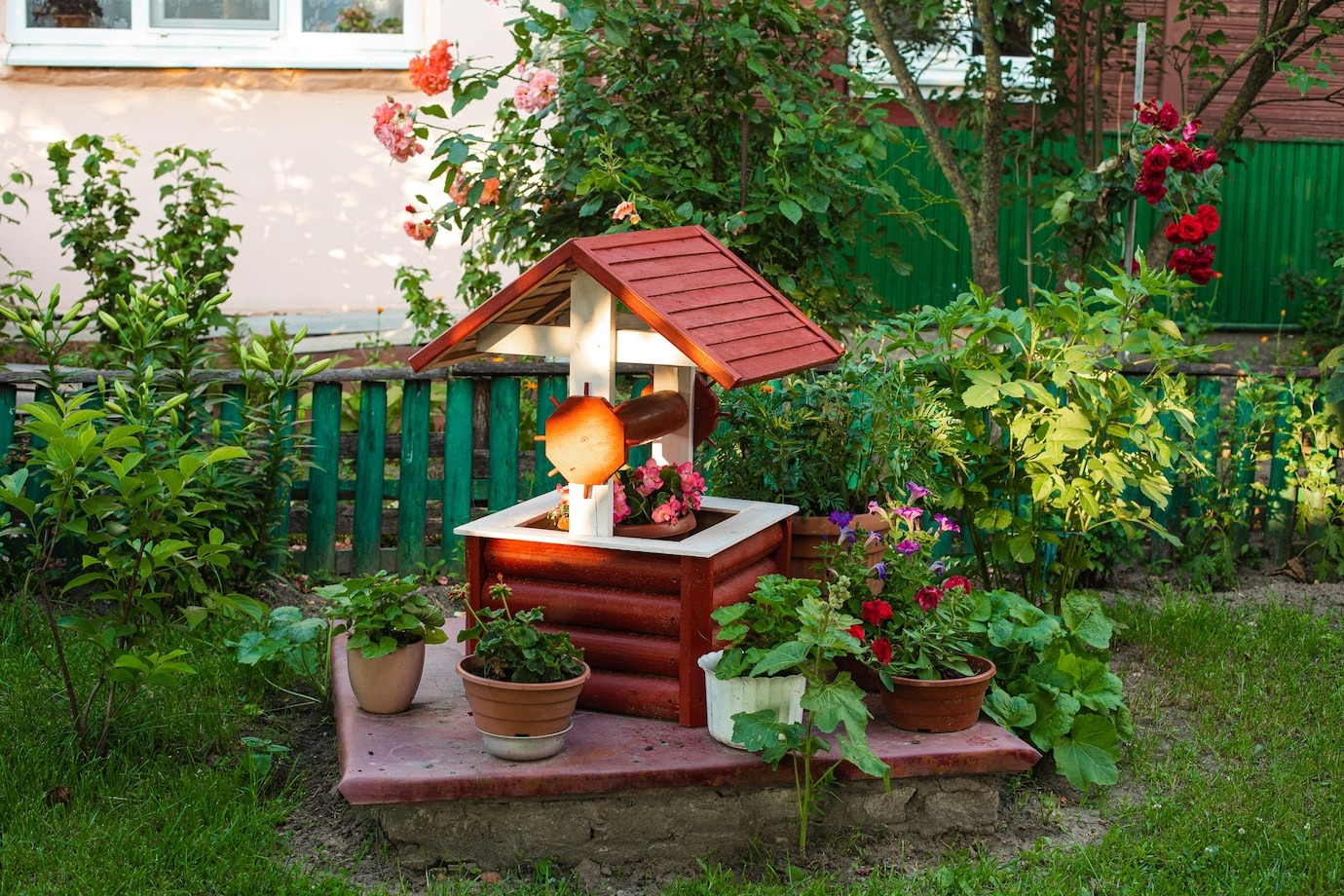 Enhancing Your Outdoor Oasis: A Guide to Garden Décor, Design, and Color Harmony